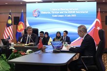 KUALA LUMPUR, July 11 -- Foreign Minister Datuk Seri Mohamad Hasan (left) chairs the trilateral meeting between Malaysia, Turkiye and the ASEAN Secretariat, in conjunction with the 58th ASEAN Foreign Ministers’ Meeting (AMM) and related meetings at the Kuala Lumpur Convention Centre today.  Also present are Turkish Foreign Minister Hakan Fidan (right).  --fotoBERNAMA (2025) COPYRIGHT RESERVED
