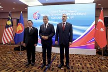 KUALA LUMPUR, July 11 -- Foreign Minister Datuk Seri Mohamad Hasan (centre) poses for a group photo during a trilateral meeting between Malaysia, Türkiye, and the ASEAN Secretariat in conjunction with the 58th ASEAN Foreign Ministers’ Meeting (AMM) and related meetings at the Kuala Lumpur Convention Centre today.  Also present are Turkish Foreign Minister Hakan Fidan (right) and ASEAN Secretary-General Dr Kao Kim Hourn (left).  --fotoBERNAMA (2025) COPYRIGHT RESERVED
