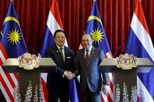 PUTRAJAYA, July 9 -- Prime Minister Datuk Seri Anwar Ibrahim and Thai Prime Minister Anutin Charnvirakul pose for a photograph before delivering a joint statement at Perdana Putra Building today.  -- fotoBERNAMA (2026) COPYRIGHT RESERVED