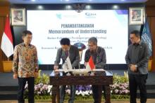 The MoU signing between the Indonesian Ministry of Trade and ERIA in Jakarta.