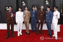 K-pop boy group BTS poses during the 2022 Grammy Awards ceremony in this EPA file photo. (Yonhap)