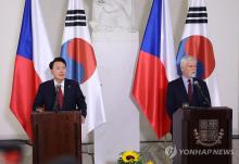 President Yoon Suk Yeol (L) and Czech President Petr Pavel speak during a joint press conference held at Prague Castle in the Czech Republic on Sept. 20, 2024. (Yonhap)