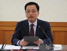 Acting President Choi Sang-mok speaks during a meeting of a government committee on foreigner policies in Seoul on March 5, 2025. (Yonhap)