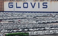 This photo shows vehicles for exports lined up at the Pyeongtaek Port in Gyeonggi Province on Aug. 26, 2025. (Yonhap)