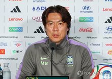 South Korea head coach Hong Myung-bo speaks at a press conference before his team's Group A match against Mexico at the 2026 FIFA World Cup at Estadio Guadalajara in Zapopan, Mexico, on June 17, 2026. (Yonhap)