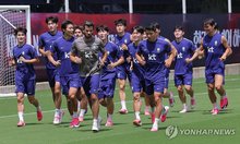 South Korean players jog before a training session for the FIFA World Cup at Chivas Verde Valle in Zapopan, Mexico, on June 19, 2026. (Yonhap)