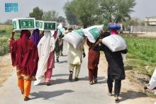 KSrelief Distributes 625 Food Baskets in Punjab Province of Pakistan