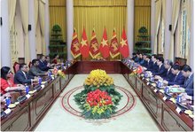 At the talks between State President Luong Cuong and Sri Lankan President Anura Kumara Dissanayaka. (Photo: VNA)