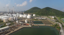 oil refinery 
