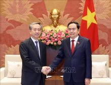 Vietnam's top legislator hosts outgoing Chinese ambassador
