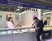Vietnamese firms attend Hong Kong gem, jewellery shows
