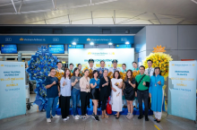 At the launch ceremony of Vietnam Airlines's inaugural flight from Vietnam to the Philippines on June 17. (Photo: VNA)