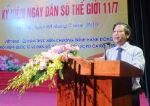 Deputy Director of the Hanoi Department of Health Hoang Duc Hanh addresses the ceremony on July 9 marking the World Population Day (Photo: VNA)