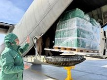 76th Saudi Relief Plane Arrives in Egypt with Aid for Gaza