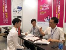 A candidate is interviewed at the annual Korea-Việt Nam job fair in HCM City on June 28. (Photo: VNA)