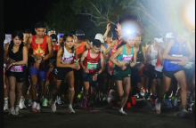 Athletes competing in the Viettel Marathon Series final leg's 42km, 21km, 10km, and 5km races start in staggered waves. (Photo: VNA)