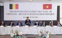 NA Chairman Vuong Dinh Hue speaks at the event (Photo: VNA)