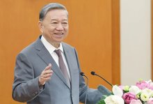 Party General Secretary To Lam speaks at the meeting. (Photo: VNA)