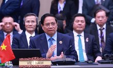 Prime Minister Pham Minh Chinh (C) attends the 26th ASEAN-RoK Summit. (Photo: VNA)