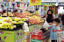 Businesses have committed to launching an array of price stabilisation and promotion programmes in the runup to Tet. (Photo: VNA)