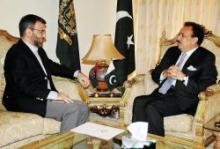 Iran Envoy, Pakistan Min. Confer  