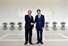 Vice Chairman of the Vietnamese National Assembly  Tran Quang Phuong (left) and  Chairman of the Ethnic Affairs Committee of the NPC Bai Chunli. (Photo: VNA)
