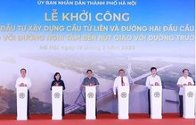 Prime Minister Pham Minh Chinh (3rd from left) at the symbolic button-pressing ceremony to kick off the construction of the Tu Lien bridge in Hanoi on May 19. (Photo: VNA)