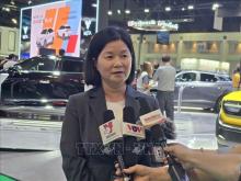 Charge d'Affaires of the Vietnamese Embassy in Thailand Bui Thi Hue talks to reporters at the show. (Photo: VNA)
