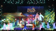 Traditional cultural values shine at Hue “Ao dai” festival (Photo: VNA)