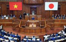 President Vo Van Thuong delivers a speech at the National Diet of Japan. (Photo: VNA)