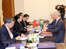Chairwoman of the National Assembly Nguyen Thi Kim Ngan met with Vladimir Andreichenko, Chairman of the House of Representatives of the National Assembly of Belarus on October 9 (Photo: VNA)