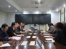 Representatives from Vietnam's trade promotion delegation work with  those from South Africa's foreign ministry (Source:VNA)