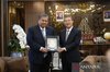 Indonesia’s Coordinating Minister for Economic Affairs Airlangga Hartarto (left) met with Fujian Province Deputy Governor Zhao Zenglian (right) in Jakarta on Wednesday (July 22, 2026). 