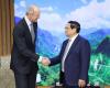 Vietnamese PM receives President and CEO of Siemens