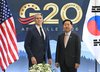 Finance Minister Koo Yun-cheol (R) poses for a photo with U.S. Treasury Secretary Scott Bessent during a Group of 20 (G20) meeting of finance ministers held in Asheville, North Carolina, on Sept. 1, 2026 (U.S. time), in this photo released by the Ministry of Finance and Economy. (PHOTO NOT FOR SALE) (Yonhap)
